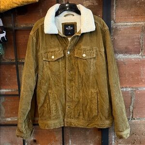 Hollister Men's Tan Corduroy Jacket with White Sherpa Collar